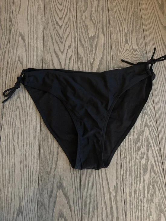 NEW Bikini Bottom💜🌟 - Picture 1 of 3